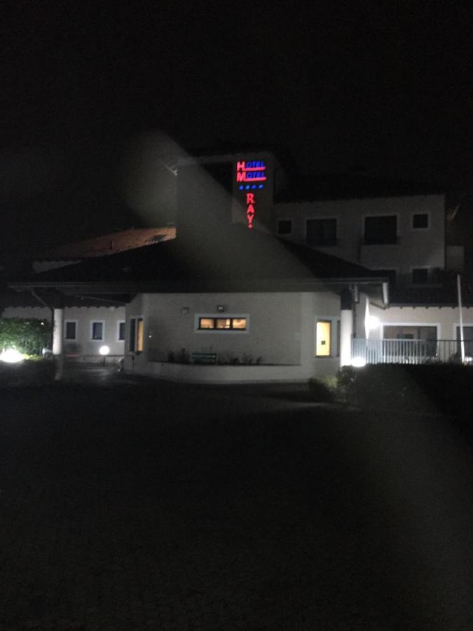 Elysium Hotel Raya Mediglia Exteriér fotografie