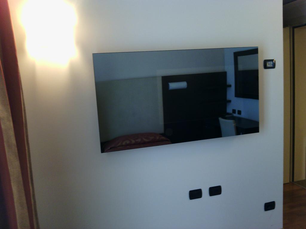 Elysium Hotel Raya Mediglia Exteriér fotografie