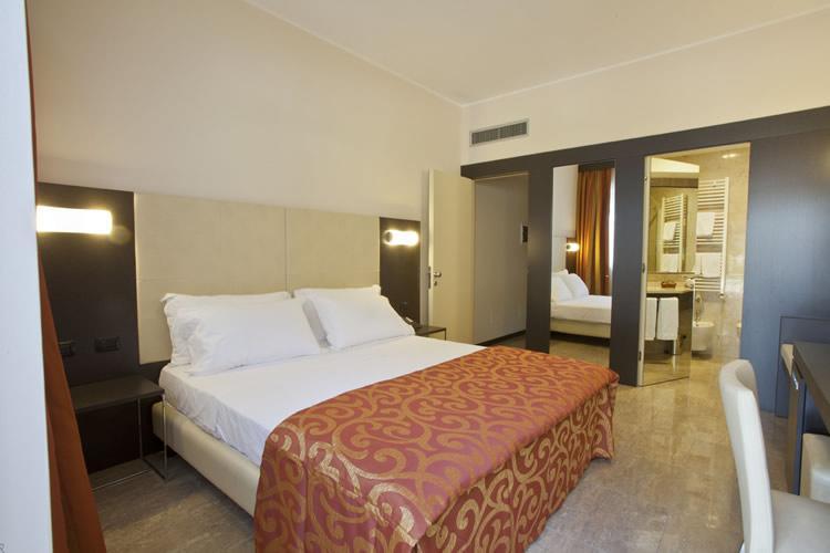 Elysium Hotel Raya Mediglia Exteriér fotografie